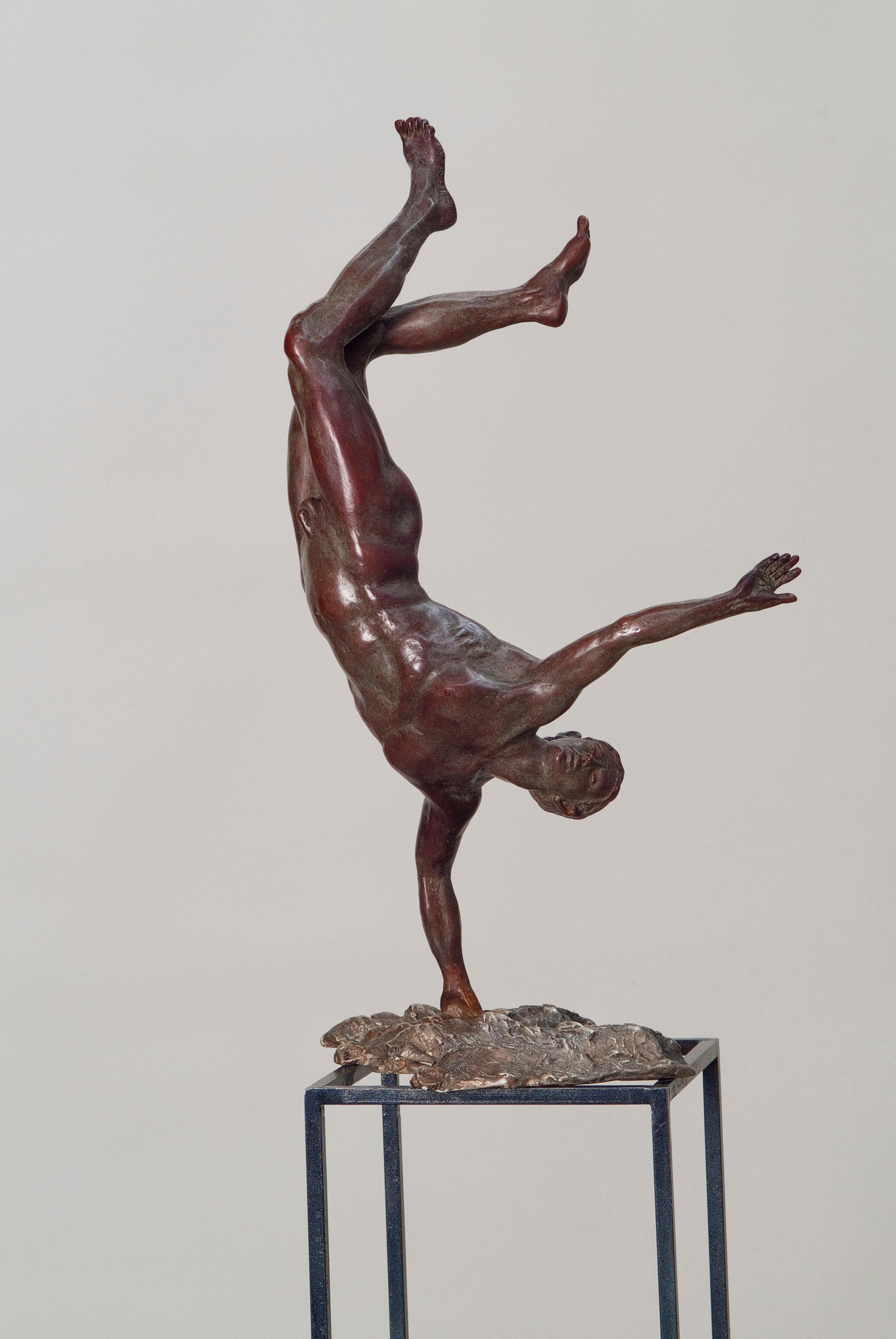 Zenith Bronzeskulptur Mythologie Klassische Zeitgenössische Nackte Männliche Figur. Die Größe ist inklusive Sockel.

Die Skulpturen von Margot Homan (1956, Oss, Niederlande) zeigen eine perfekte Beherrschung des alten Handwerks des Modellierens und