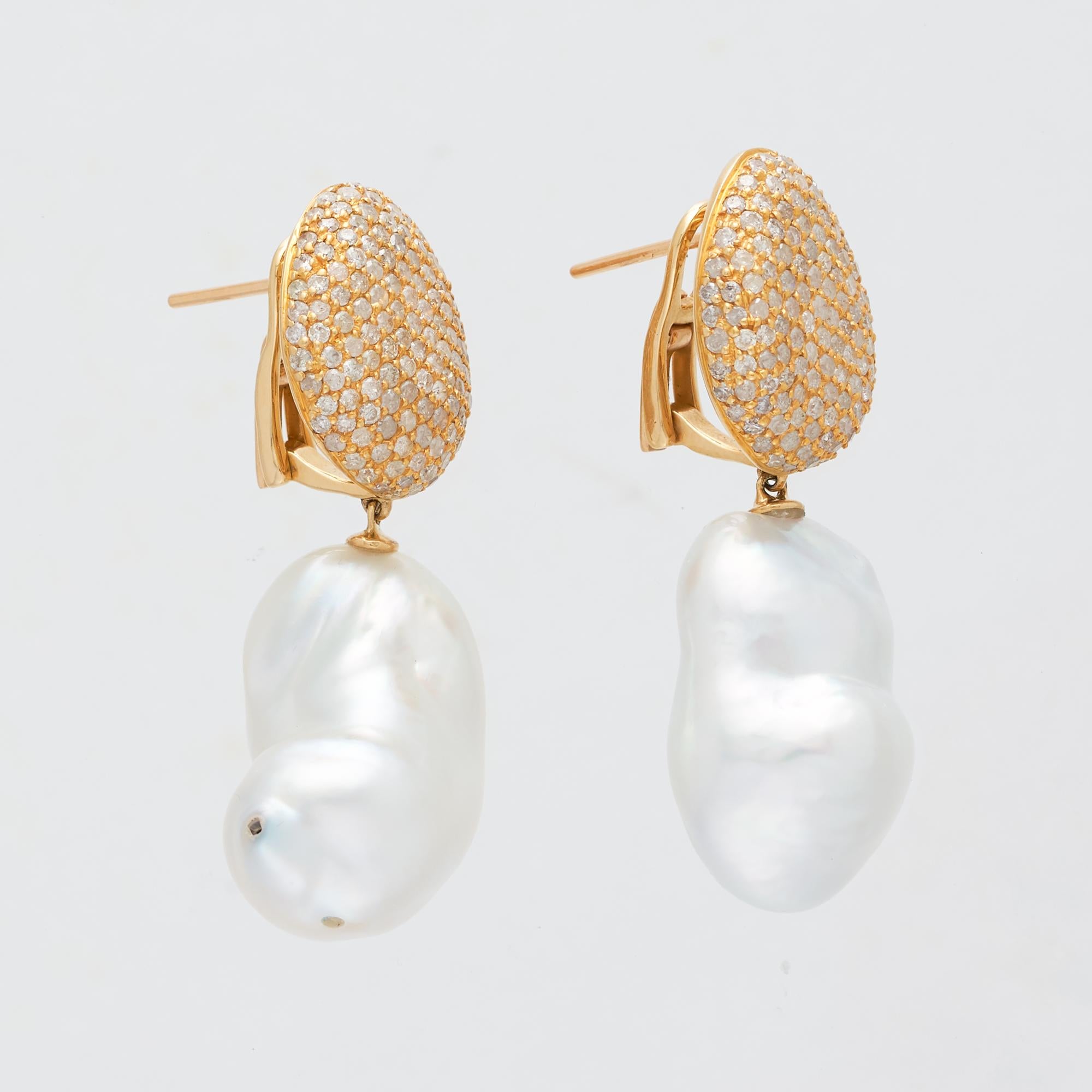 Margot McKinney 18 Karat Gold South Sea Pearl and White Diamond Drop Earrings In New Condition In Brisbane AU , Queensland