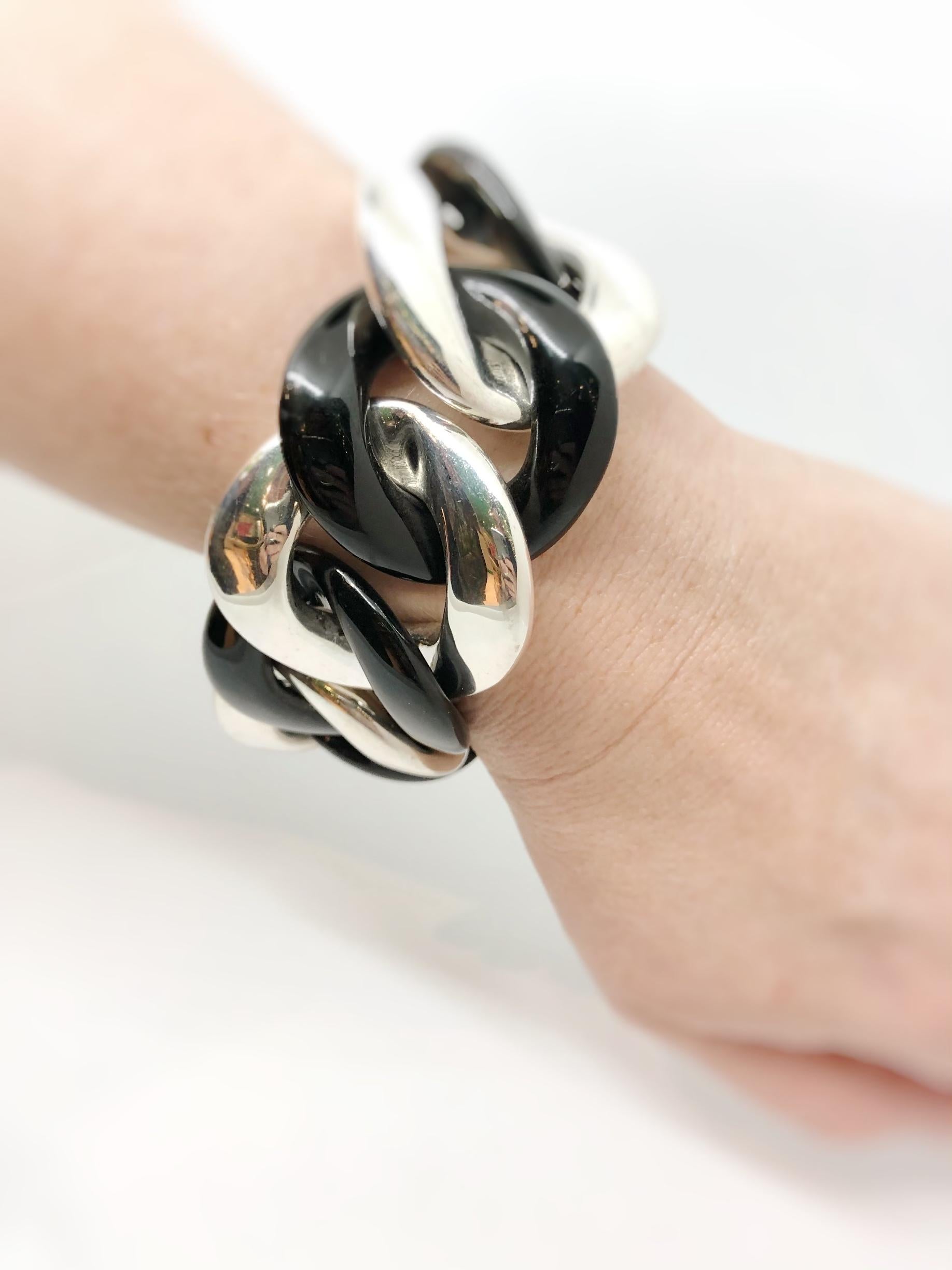 Margot McKinney Black Jade and Sterling Silver Link Bracelet, clasp set with 1 Amethyst 0.50ct. 
