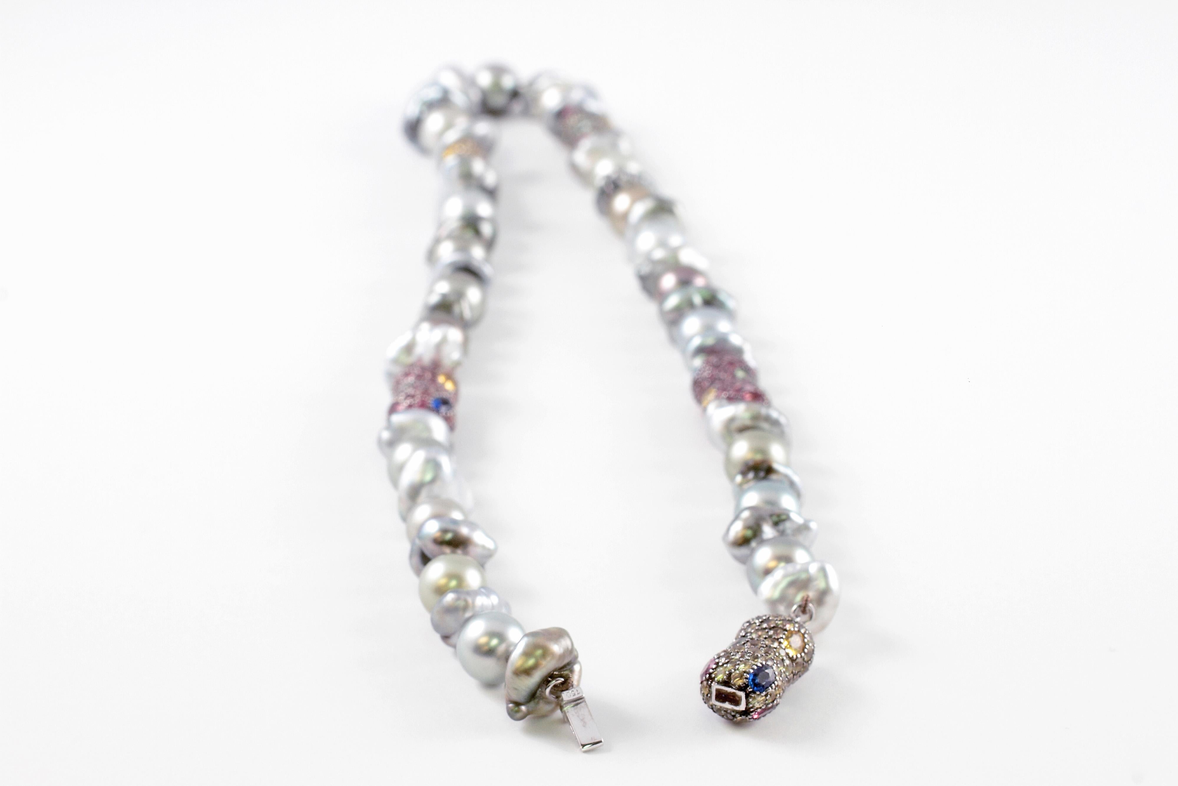 Margot McKinney „Tribal Chic Collection“ Halskette mit Perlen, Saphiren und Turmalinen im Zustand „Gut“ im Angebot in Dallas, TX