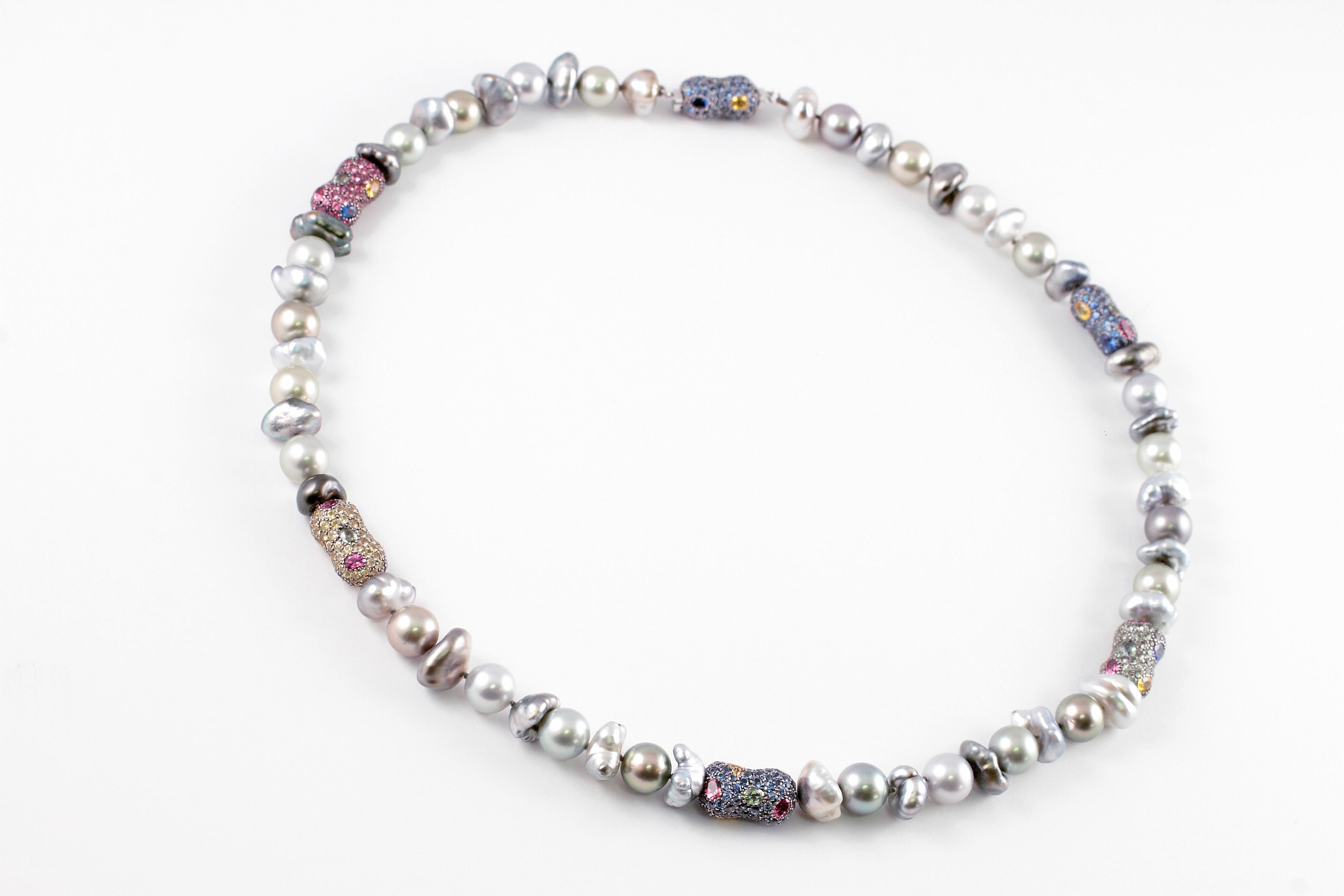 Margot McKinney „Tribal Chic Collection“ Halskette mit Perlen, Saphiren und Turmalinen im Angebot 1