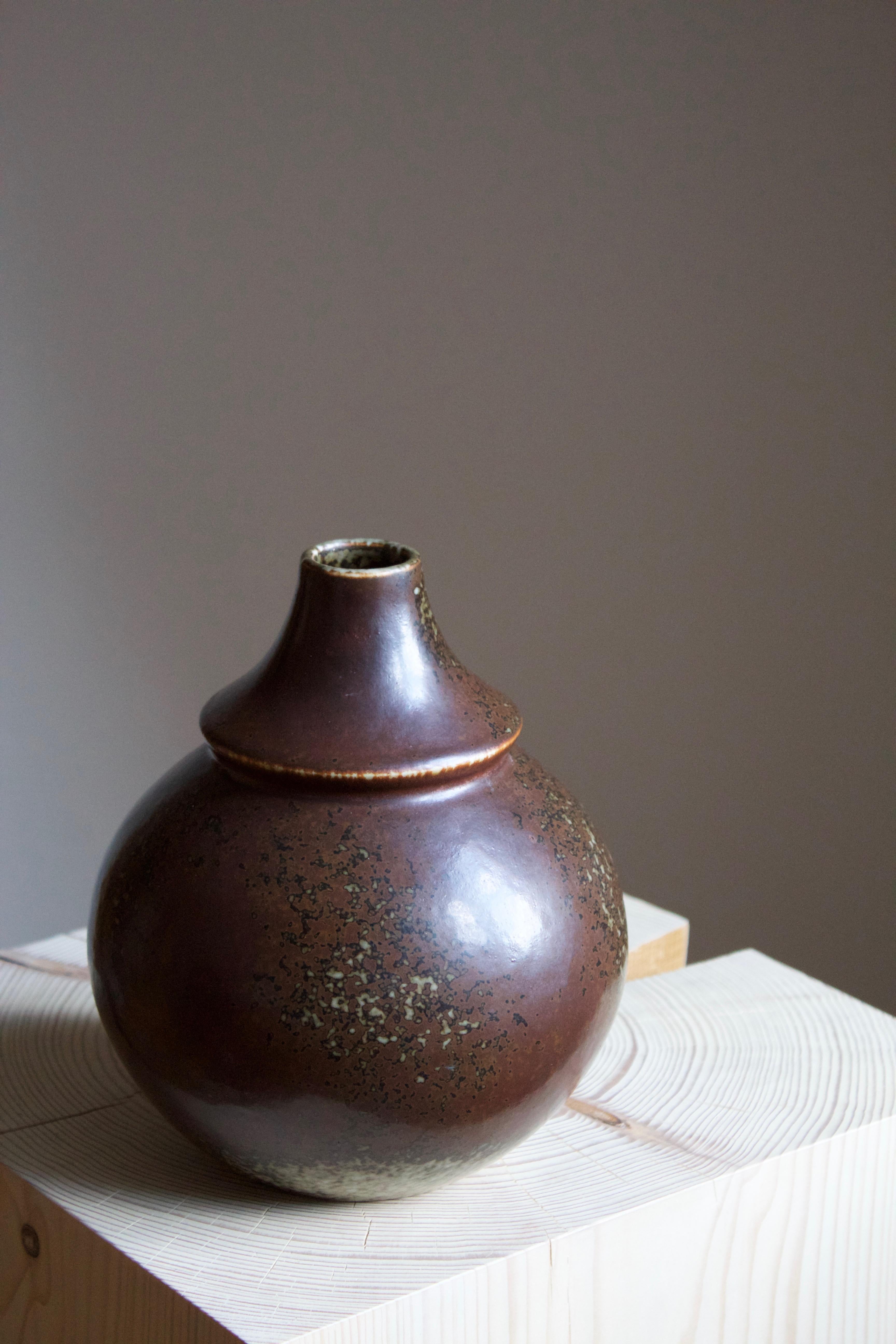 Margot Öjemark Wiijk, Freeform Vase, Glazed Stoneware, Rörstrand, Sweden, 1960s In Good Condition In High Point, NC
