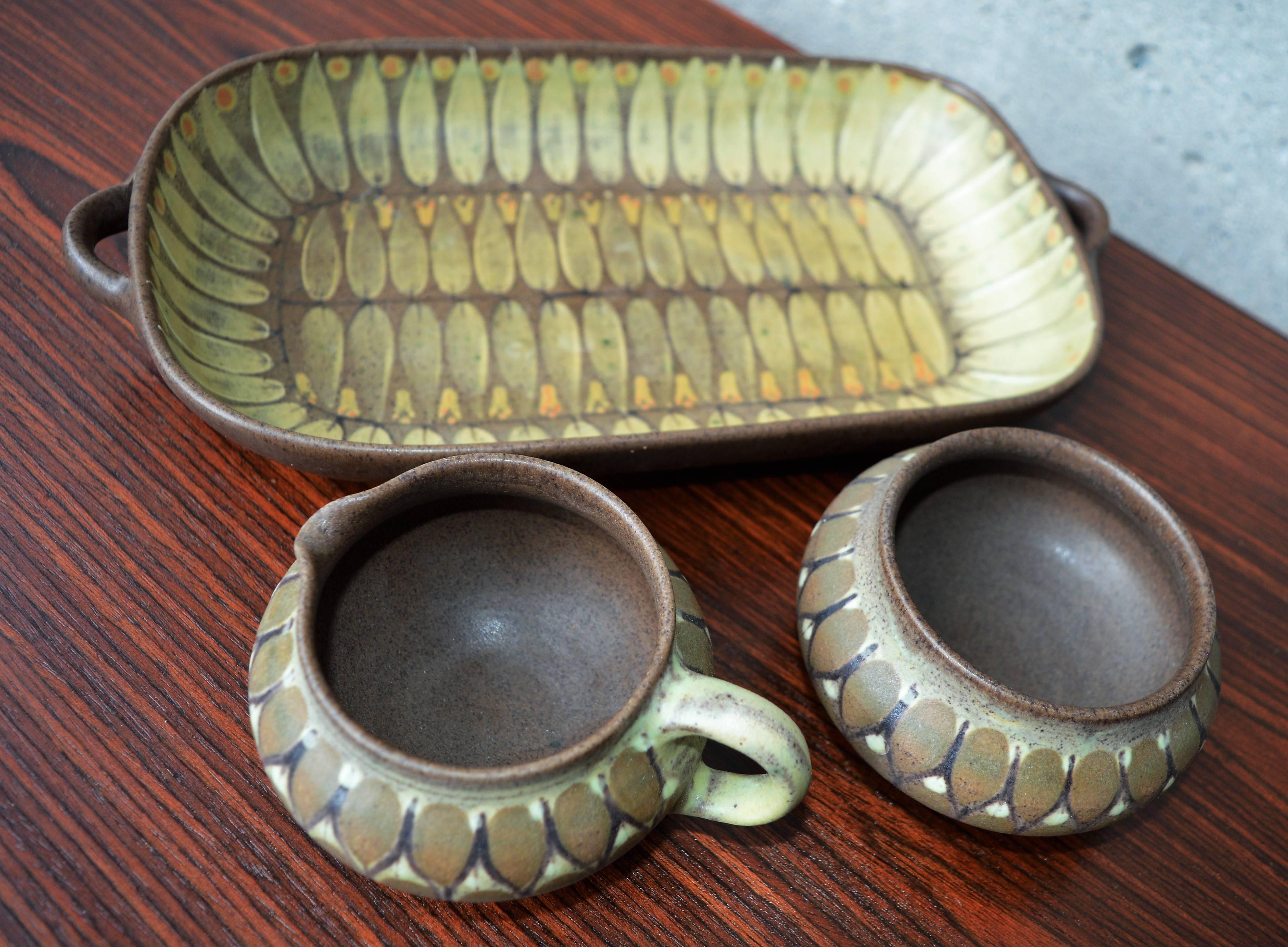 Margrethe Dybdahl Denmark Ceramic Platter with Handles, Sugar Bowl & Creamer In Excellent Condition For Sale In New Westminster, British Columbia