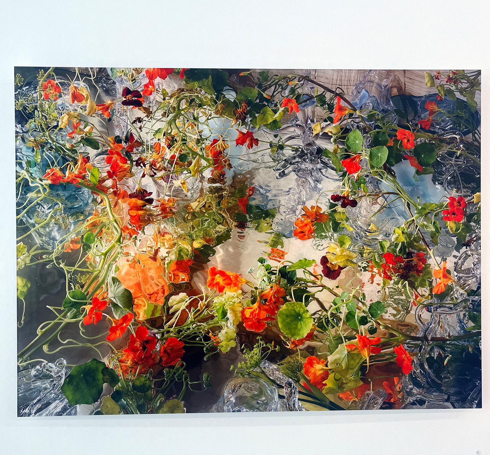 Another highlight is Margriet Smulders, a renowned photographer since the early 1990s, with her enchanting still lifes made by flowers. Her works have been part of over 40 collections worldwide and can be seen in many Dutch consulates all over the