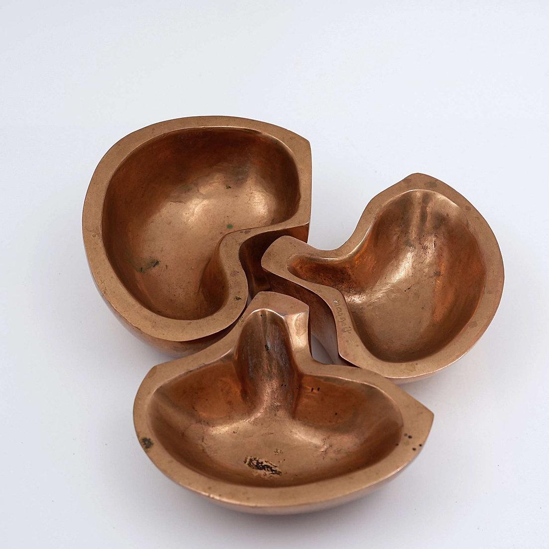 Brutalist Margrit van Nuffel Polished bronze Vide Poches 1970s, Set of 3 For Sale