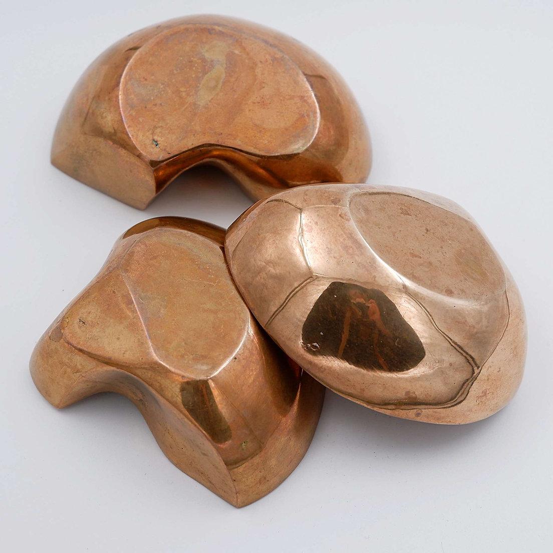 Belgian Margrit van Nuffel Polished bronze Vide Poches 1970s, Set of 3 For Sale