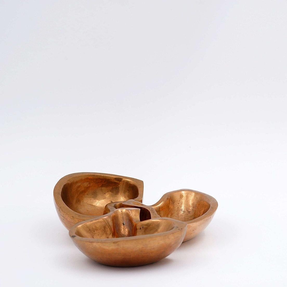 Bronze Margrit van Nuffel Polished bronze Vide Poches 1970s, Set of 3 For Sale