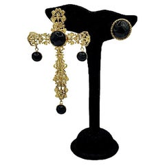 MARGUERITE DE VALOIS Black Pendant Cross Studs Earrings
