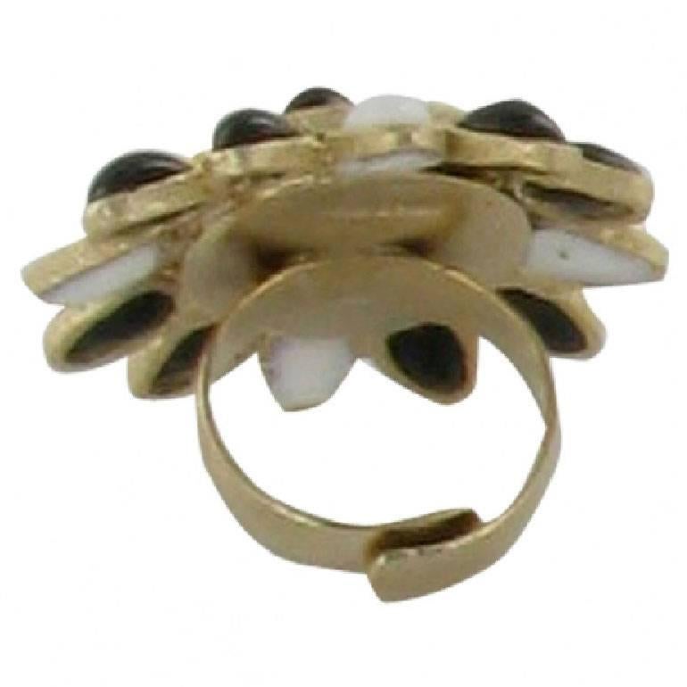 MARGUERITE DE VALOIS Byzantinischer Ring aus schwarzem und weißem Moltenglas Damen im Angebot