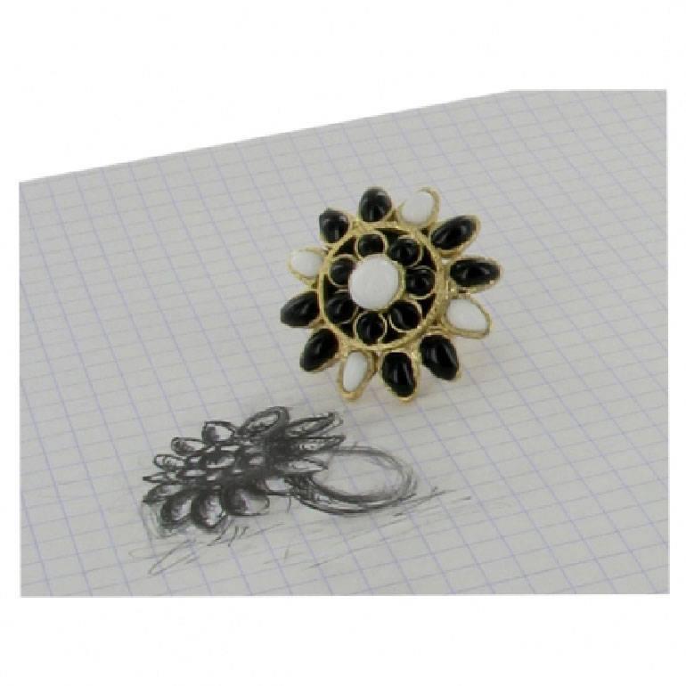 MARGUERITE DE VALOIS Byzantinischer Ring aus schwarzem und weißem Moltenglas im Angebot 1