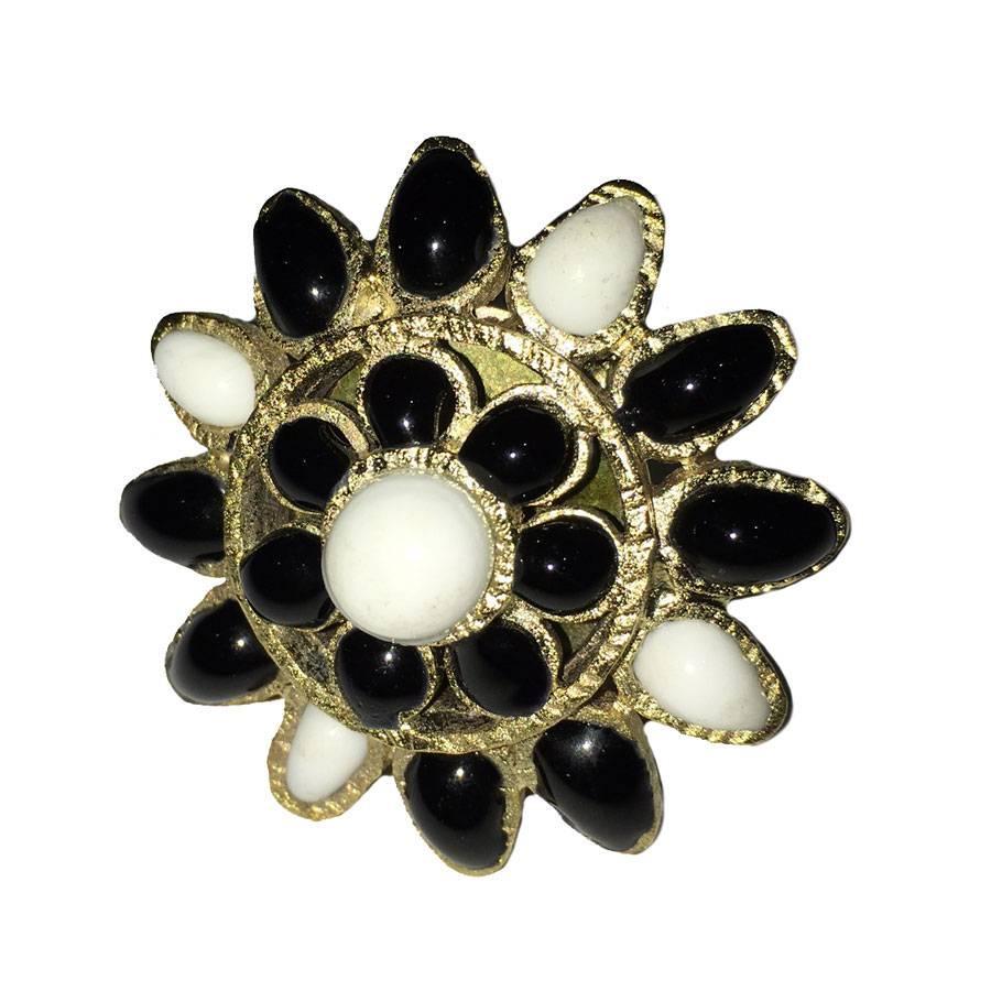 MARGUERITE DE VALOIS Byzantine Ring in Black and White Molten Glass For Sale