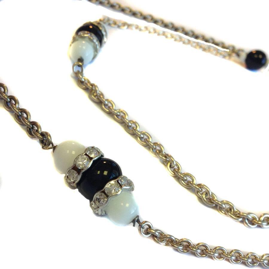 MARGUERITE DE VALOIS Long Necklace in Silver Metal Chain and Molten Glass In New Condition In Paris, FR