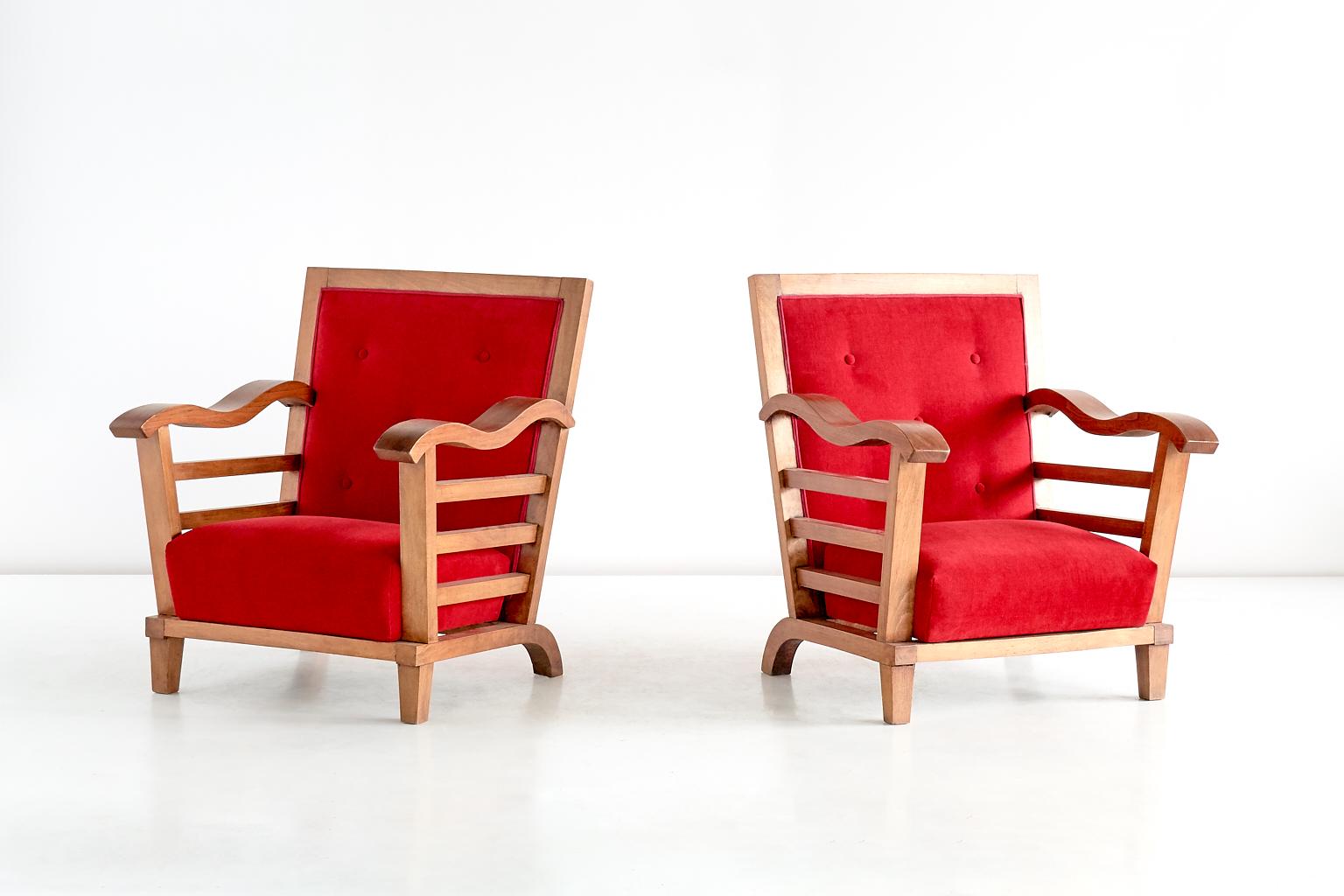 Mid-20th Century Marguerite Dubuisson Pair of Armchairs in Oak and Elm, France, 1947 For Sale