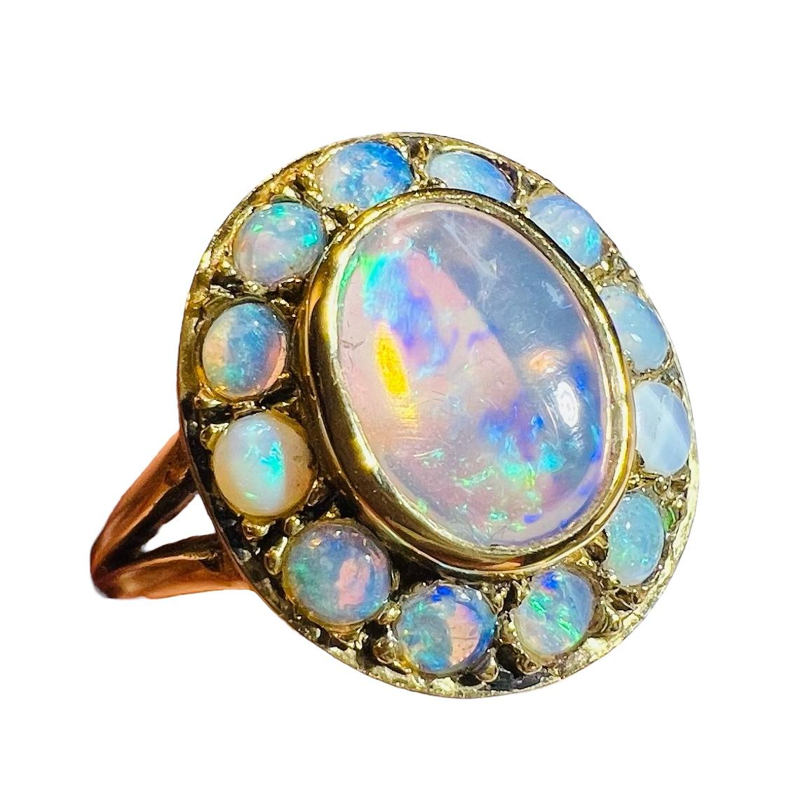 Cabochon Marguerite Ring, Retro, 18 Carat Yellow Gold, Opals, Napoleon III Style, Circa 1 For Sale