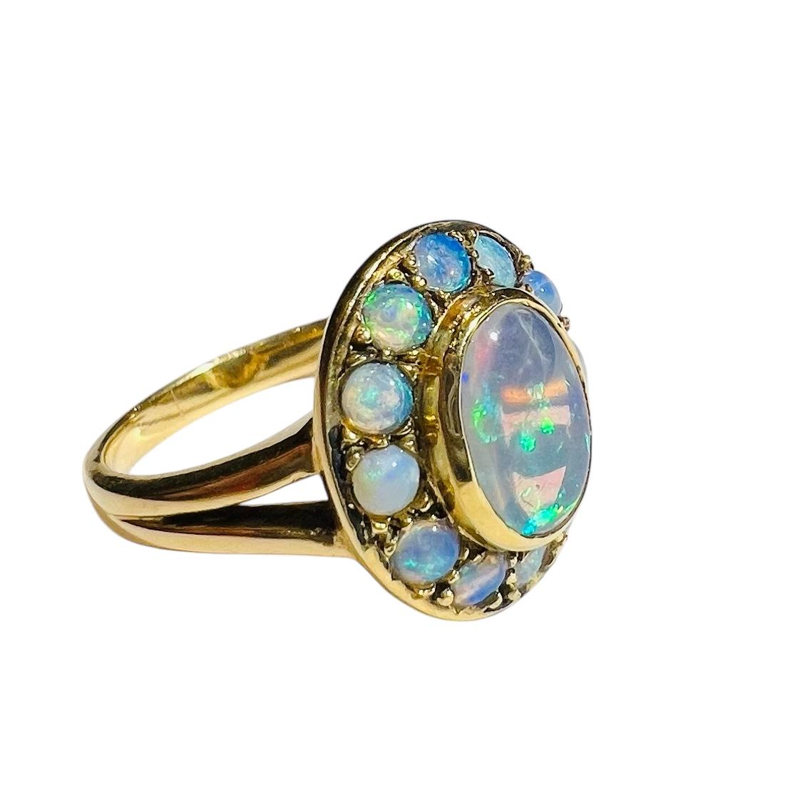 Women's Marguerite Ring, Retro, 18 Carat Yellow Gold, Opals, Napoleon III Style, Circa 1 For Sale