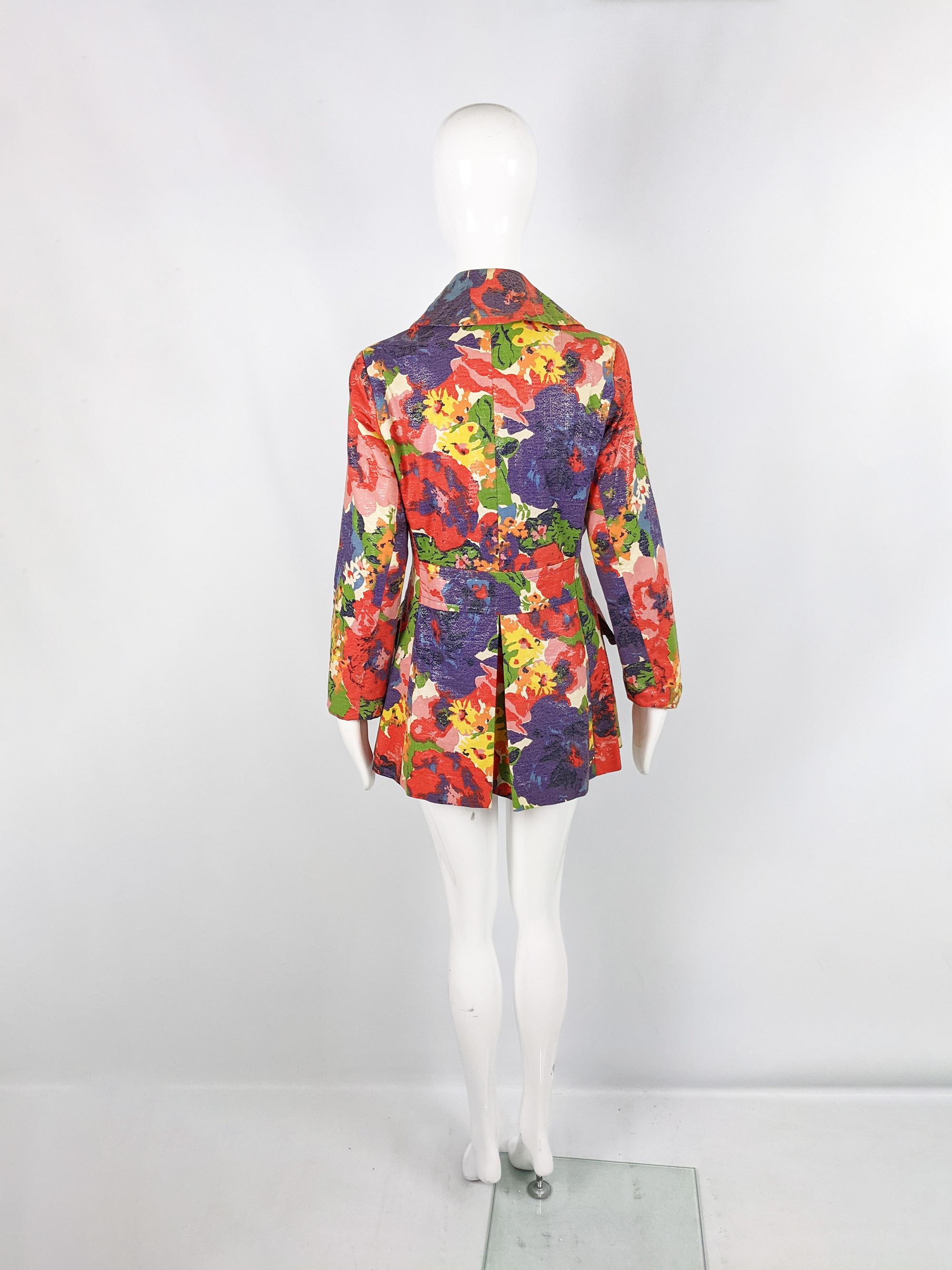 Women's Marguerite Rubel Vintage 60s Vibrant Shiny Flower Print Womens Coat, 1960s