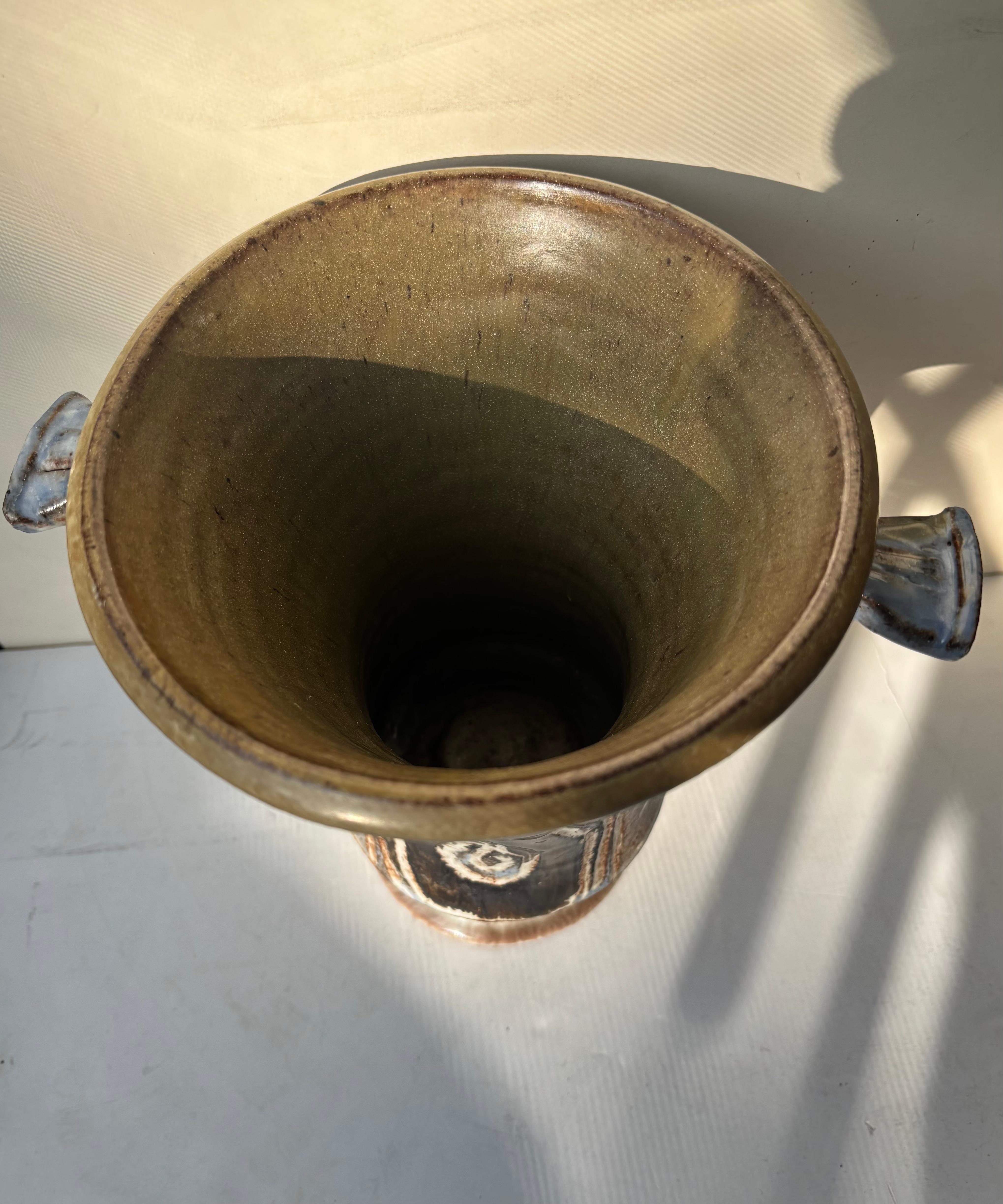 Modern Marguerite Wildenhain  pottery / stoneware vase/ vessel signed . Bauhaus artist For Sale