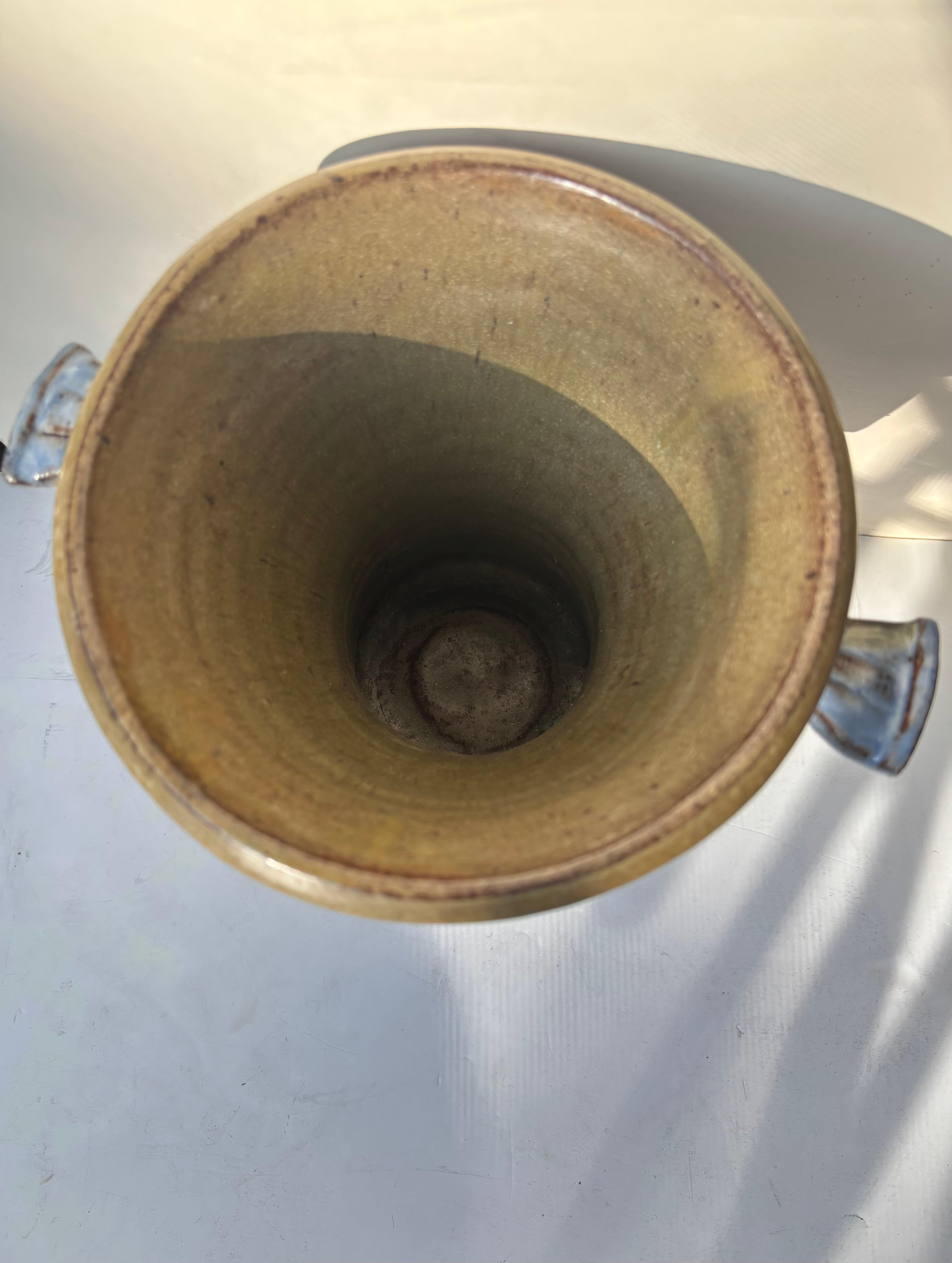 Marguerite Wildenhain  pottery / stoneware vase/ vessel signed . Bauhaus artist In Good Condition For Sale In Los Angeles, CA