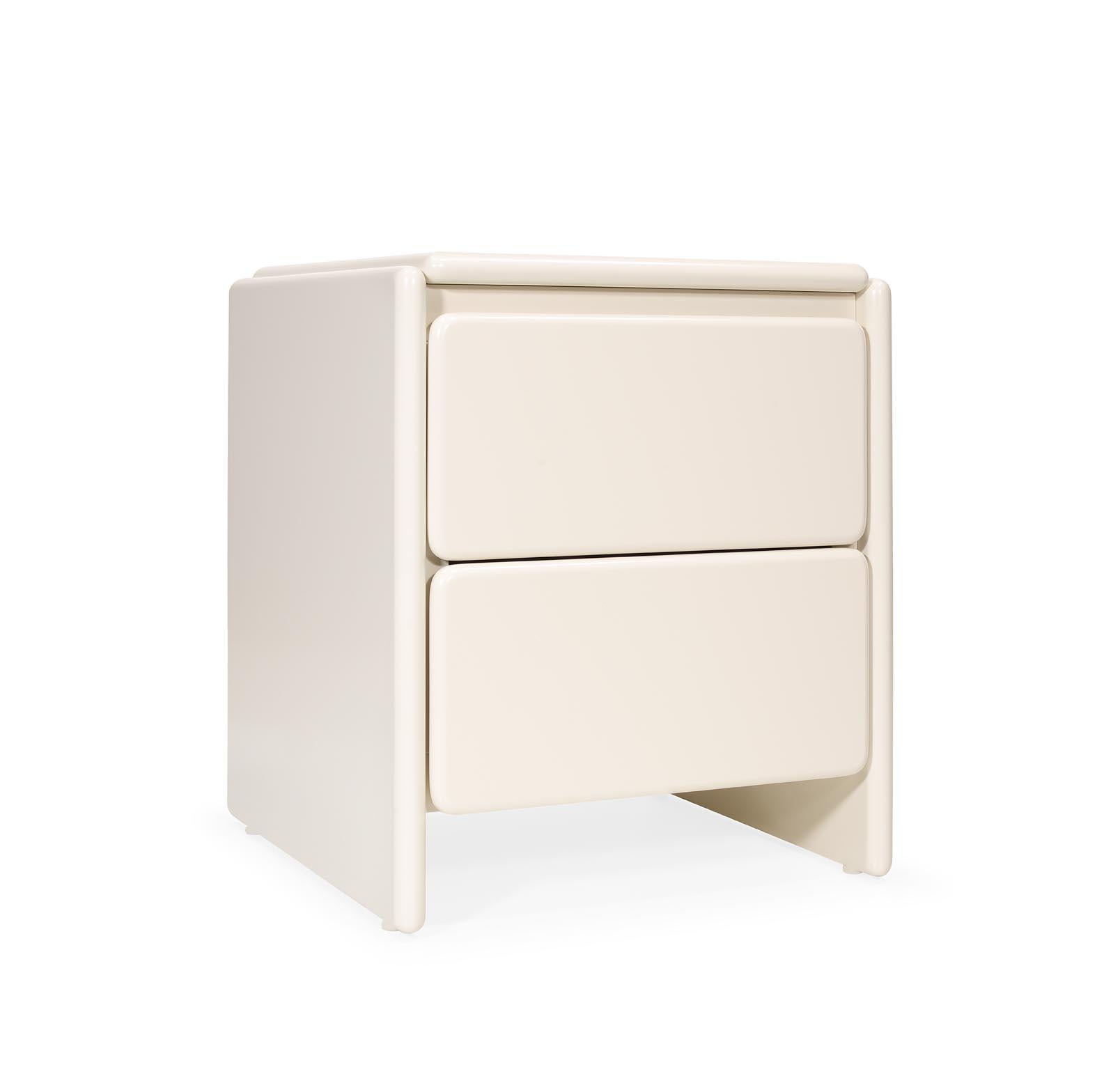 Mari Bedside Table: Soft Curves in Lacquered Elegance For Sale 2