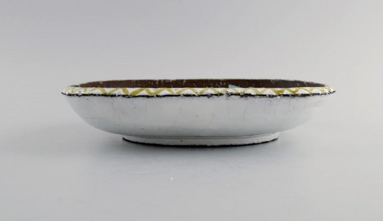 Glazed Mari Simmulson '1911-2000' for Upsala-Ekeby. Dish in glazed stoneware.