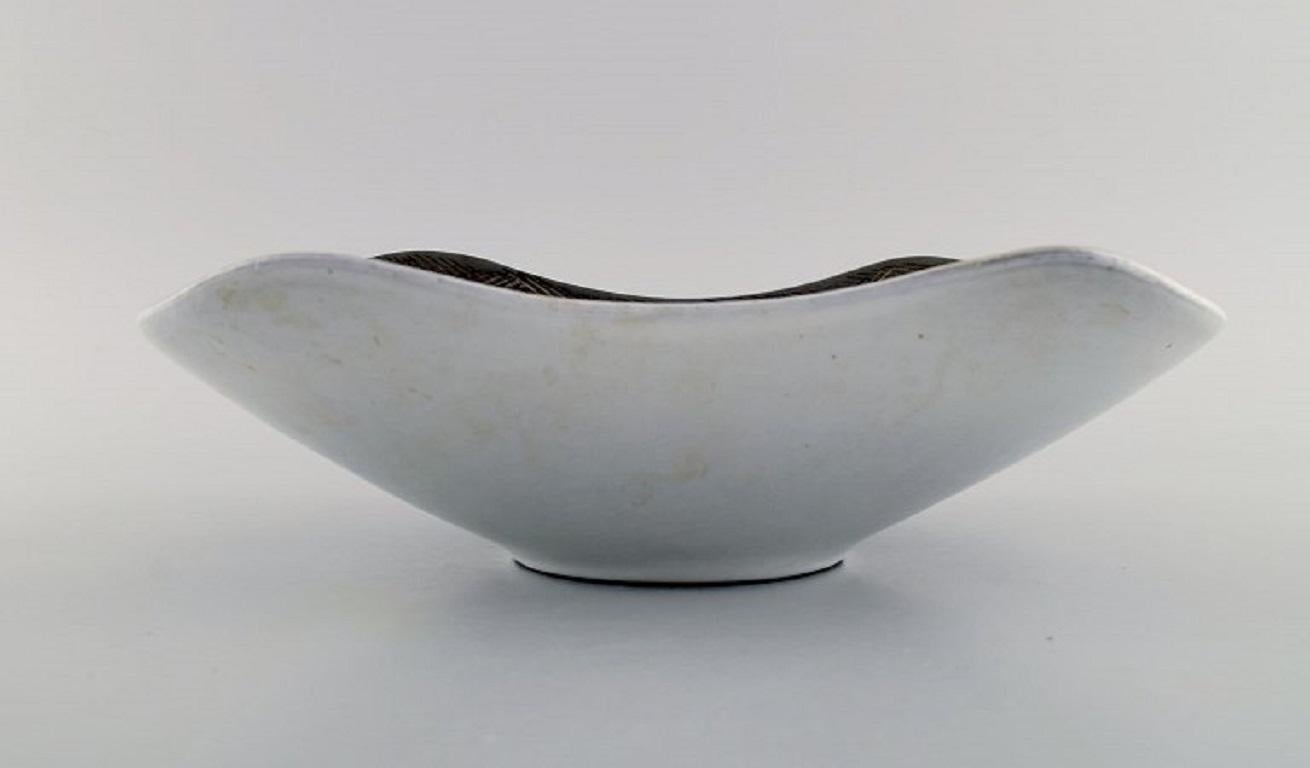 Mari Simmulson for Upsala-Ekeby, Large Bowl in Glazed Stoneware In Excellent Condition In Copenhagen, DK