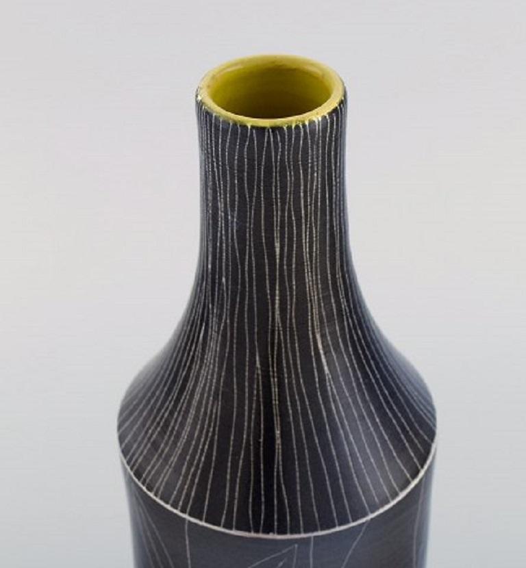 Scandinavo moderno Mari Simmulson per Upsala Ekeby, Vaso in gres smaltato in vendita