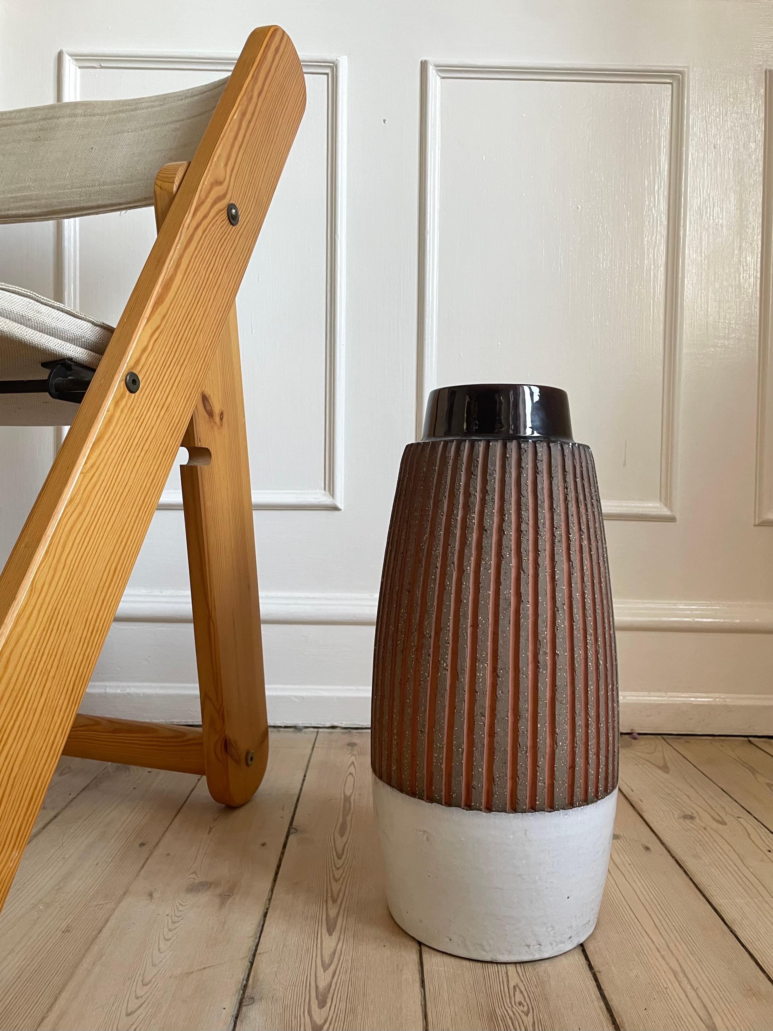 Mid-Century Modern Mari Simmulson Floor Vase for Upsala Ekeby, 1960s For Sale