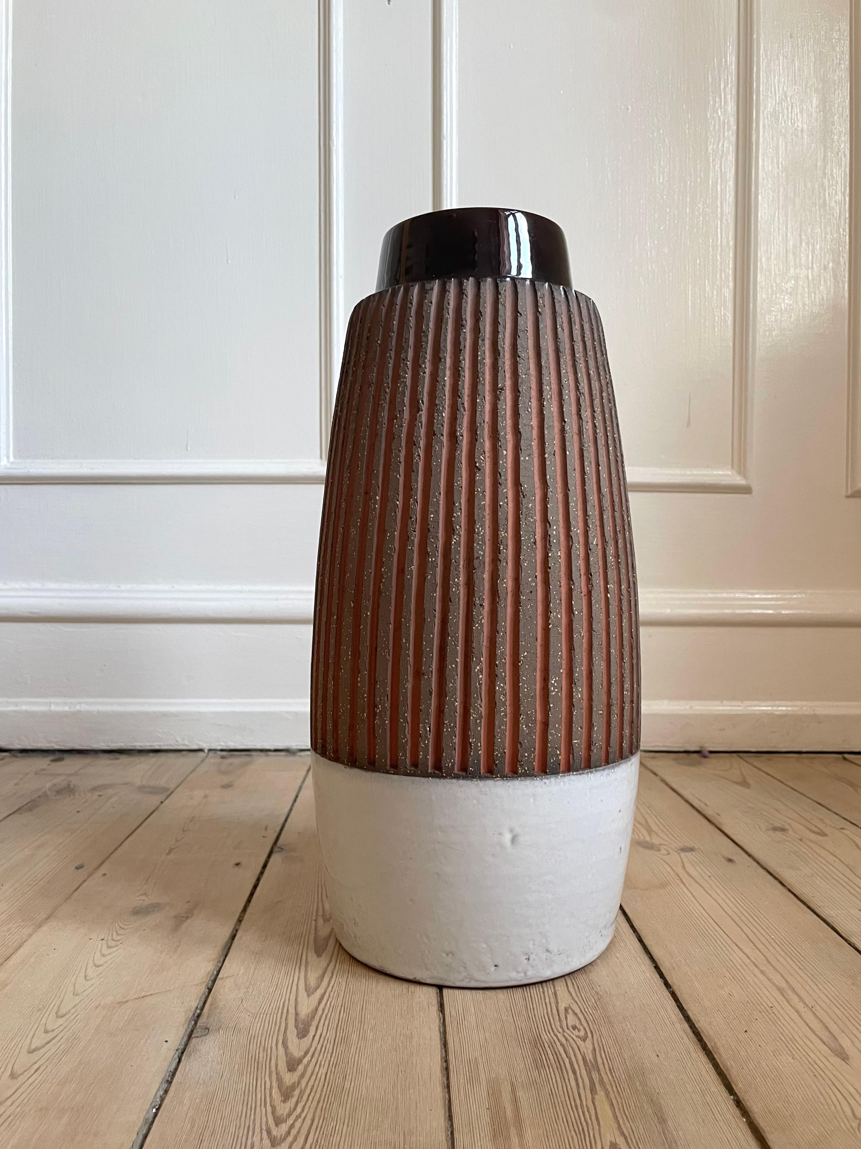 Swedish Mari Simmulson Floor Vase for Upsala Ekeby, 1960s For Sale