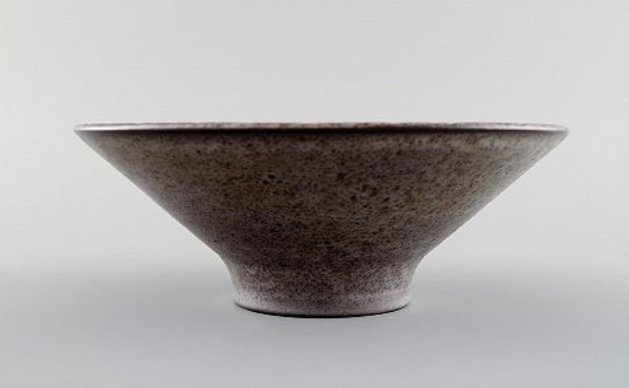 Scandinavian Modern Mari Simmulson for Upsala-Ekeby, Bowl in Modern Stylish Design, Glazed Stoneware