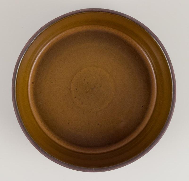 Swedish Mari Simmulson for Upsala Ekeby. Ceramic bowl in brown and green glaze. For Sale