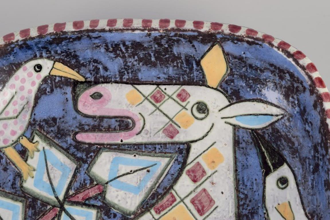 Mari Simmulson für Upsala Ekeby. Keramische Schale. Seltenes Modell. Tiermotiv. (Mitte des 20. Jahrhunderts) im Angebot