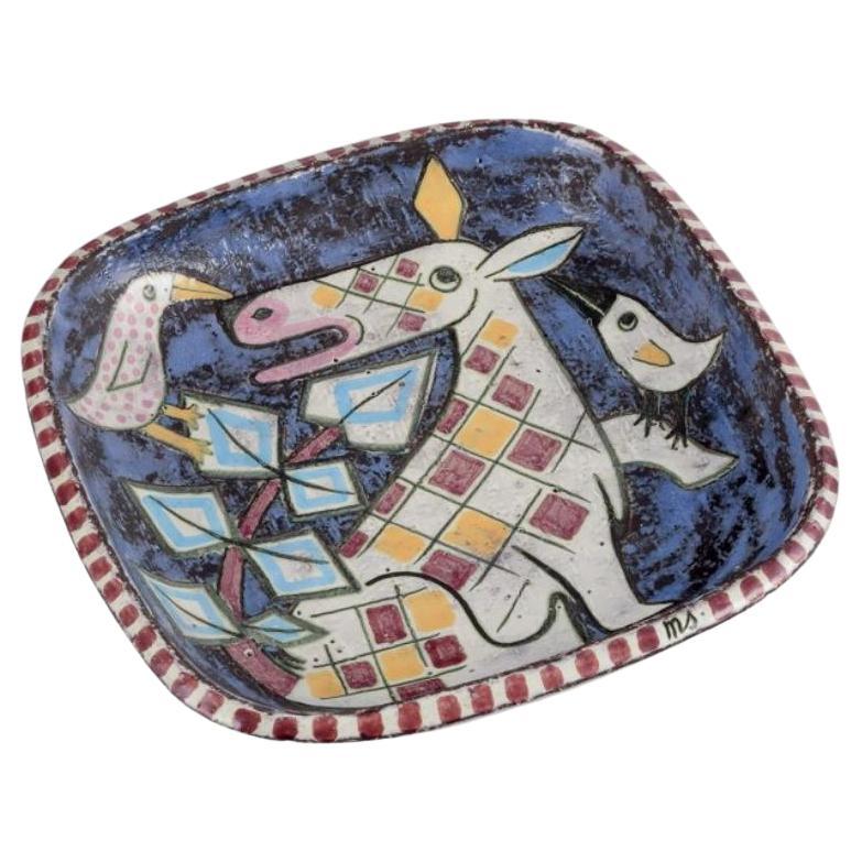Mari Simmulson pour Upsala Ekeby. Bol en céramique. Modèle rare. Motif animalier.