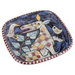 Mari Simmulson pour Upsala Ekeby. Bol en céramique. Modèle rare. Motif animalier.