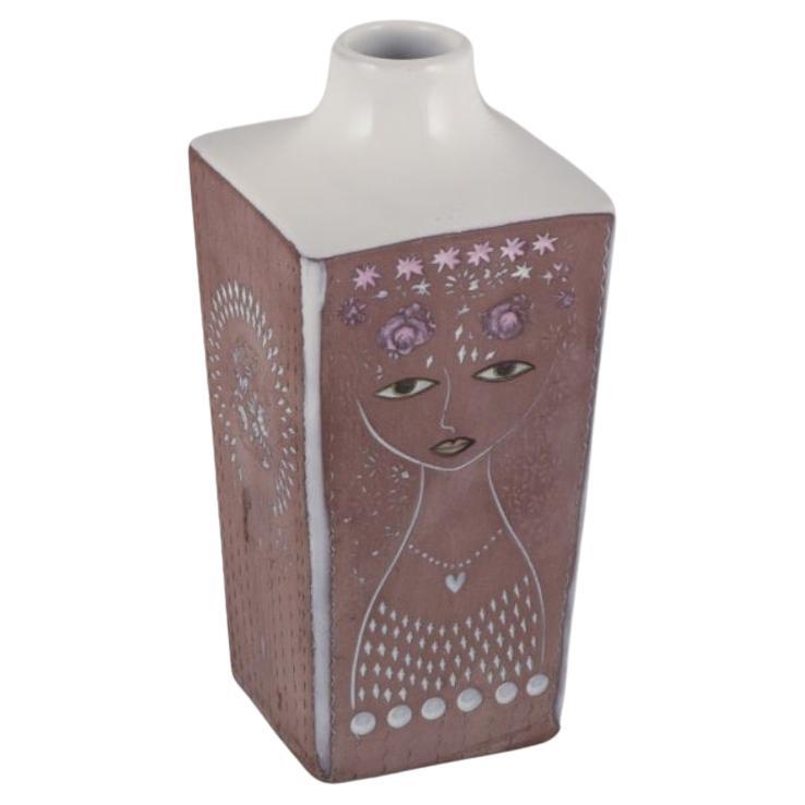 Mari Simmulson  for Upsala Ekeby. Ceramic vase in a square shape. For Sale