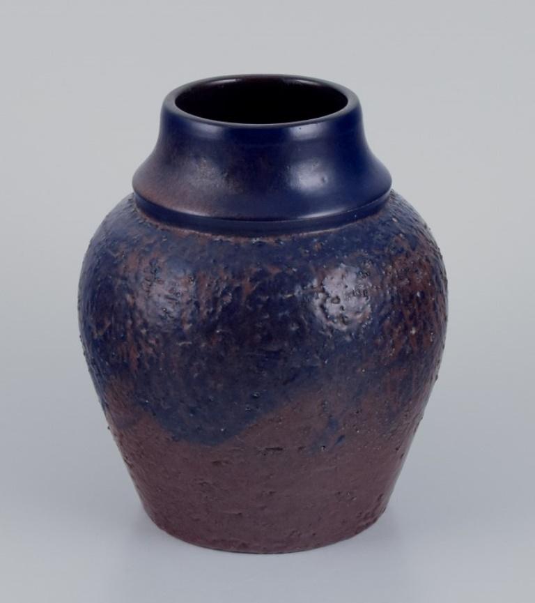 Scandinavian Modern Mari Simmulson for Upsala Ekeby. Ceramic vase with glaze in blue and brown. For Sale