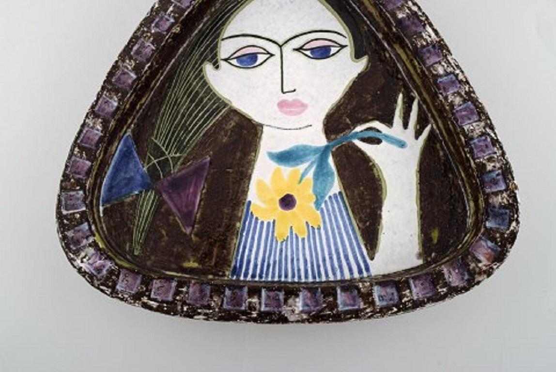 Scandinavian Modern Mari Simmulson for Upsala-Ekeby, Dish in Glazed Stoneware with Portrait of Woman