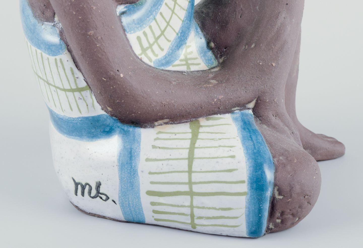 Mari Simmulson per Upsala Ekeby. Figura di donna orientale. Gres smaltato. In condizioni ottime in vendita a København, Copenhagen