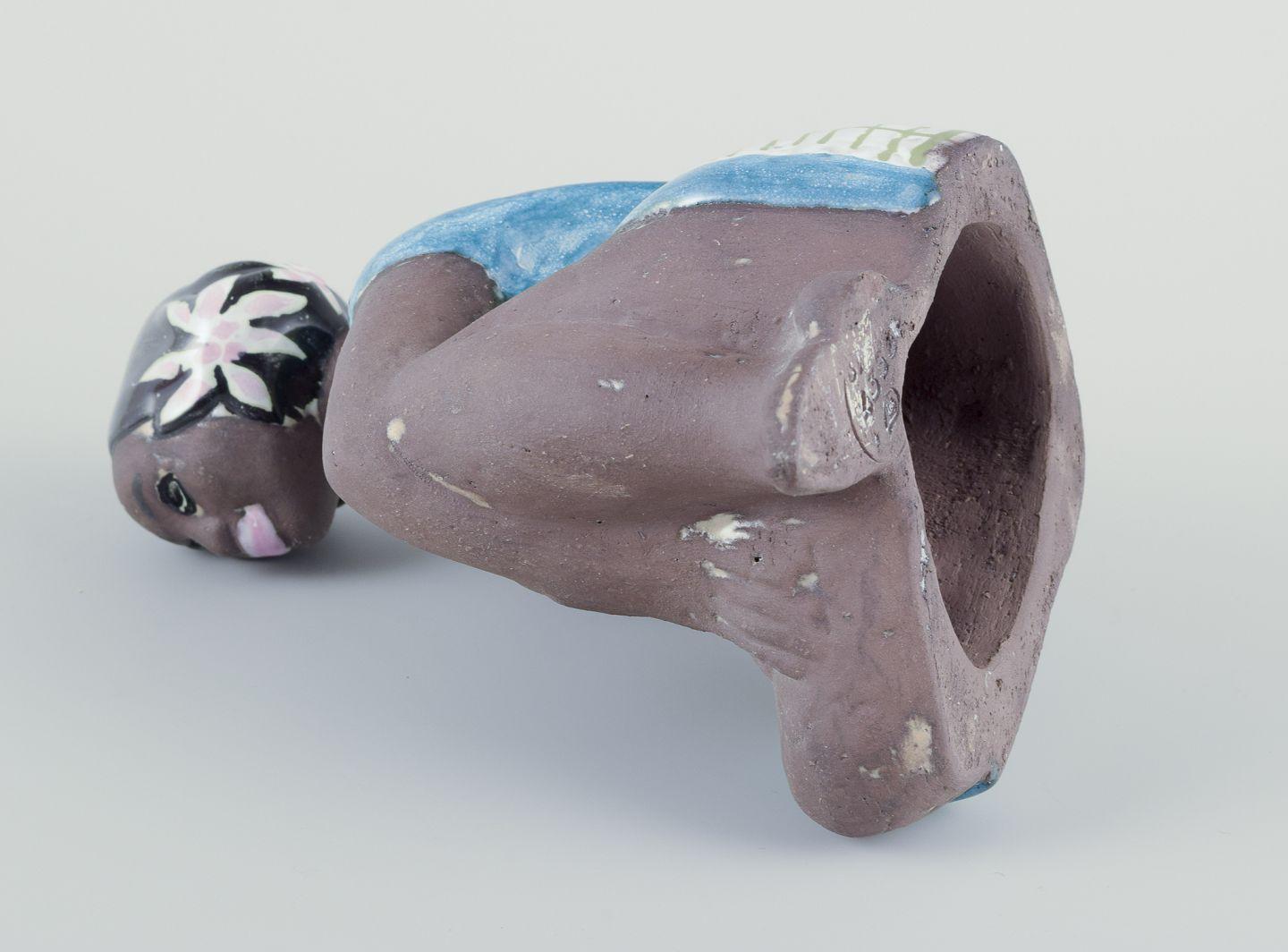Ceramica Mari Simmulson per Upsala Ekeby. Figura di donna orientale. Gres smaltato. in vendita
