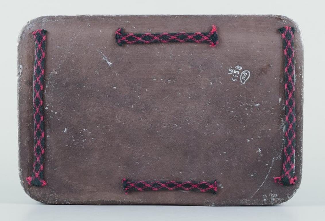 Mari Simmulson para Upsala Ekeby, Gran cuenco de cerámica decorado con motivos femeninos mediados del siglo XX en venta