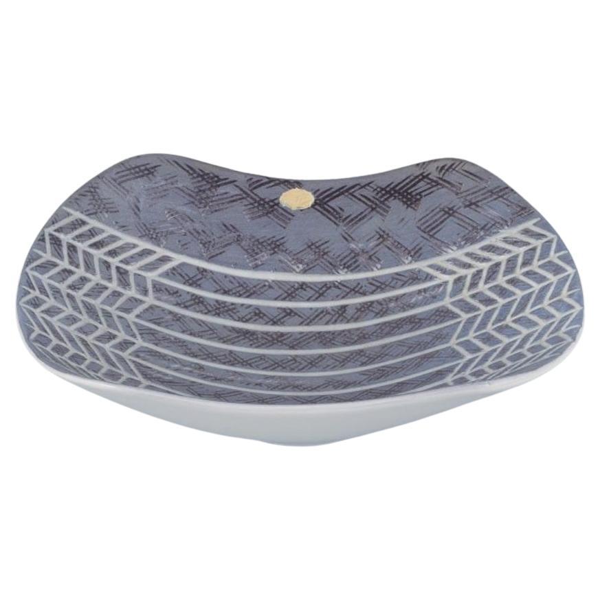 Mari Simmulson for Upsala-Ekeby. Large ceramic bowl in a modernist design