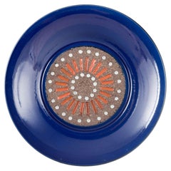 Mari Simmulson for Upsala-Ekeby. Large ceramic dish with relief pattern. 1960s