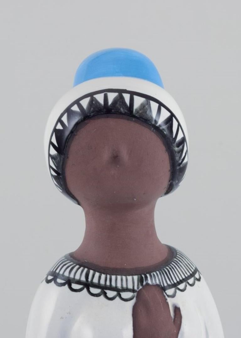 Suédois Mari Simmulson pour Upsala Ekeby. Grande figurine de femme en céramique. en vente