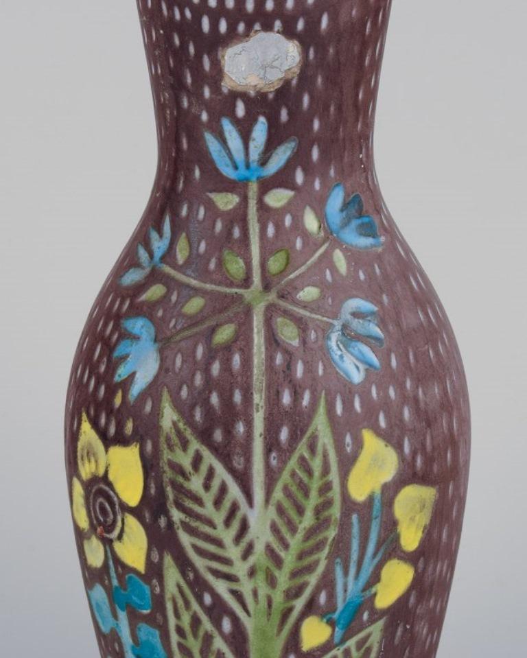 Mari Simmulson for Upsala Ekeby. Pair of ceramic vases. Floral motifs In Excellent Condition For Sale In Copenhagen, DK