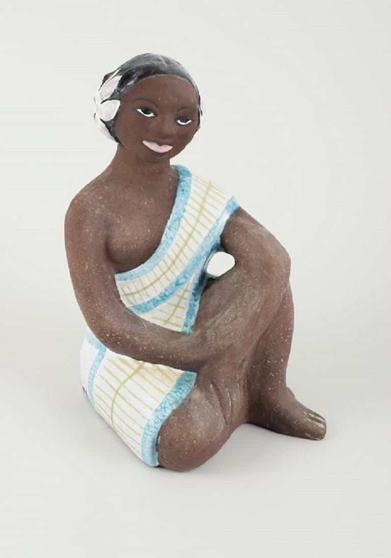 Scandinave moderne Mari Simmulson pour Upsala-Ekeby, rare figurine en céramique d'une femme de Tahiti en vente