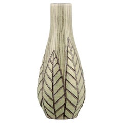 Vase en céramique « Rhodes » de Mari Simmulson pour Upsala Ekeby, avec feuilles en relief