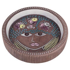 Mari Simmulson for Upsala Ekeby. Round ceramic bowl with woman's face