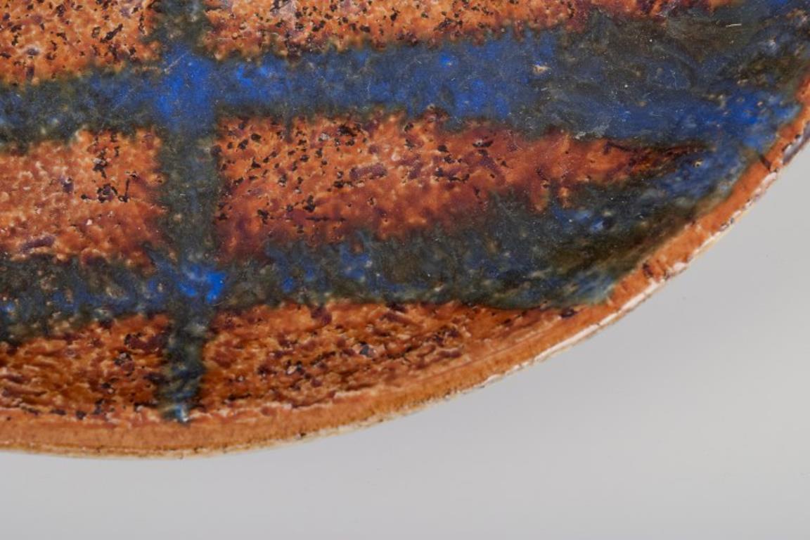 Mid-20th Century Mari Simmulson for Upsala Ekeby, Sweden. Low ceramic bowl, ca. 1960. For Sale