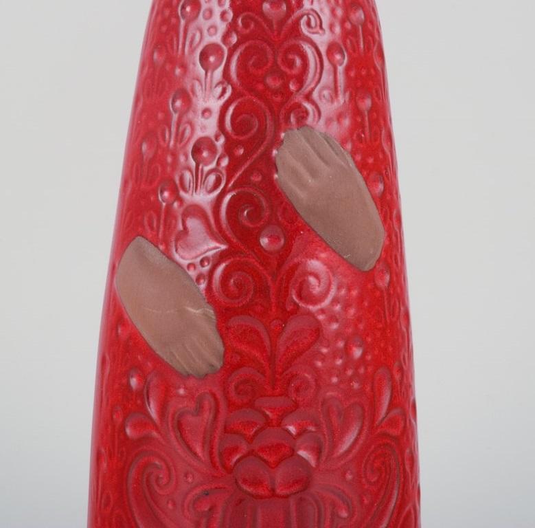 Mari Simmulson, large handmade ceramic sculpture of a woman. 1960s In Excellent Condition For Sale In Copenhagen, DK