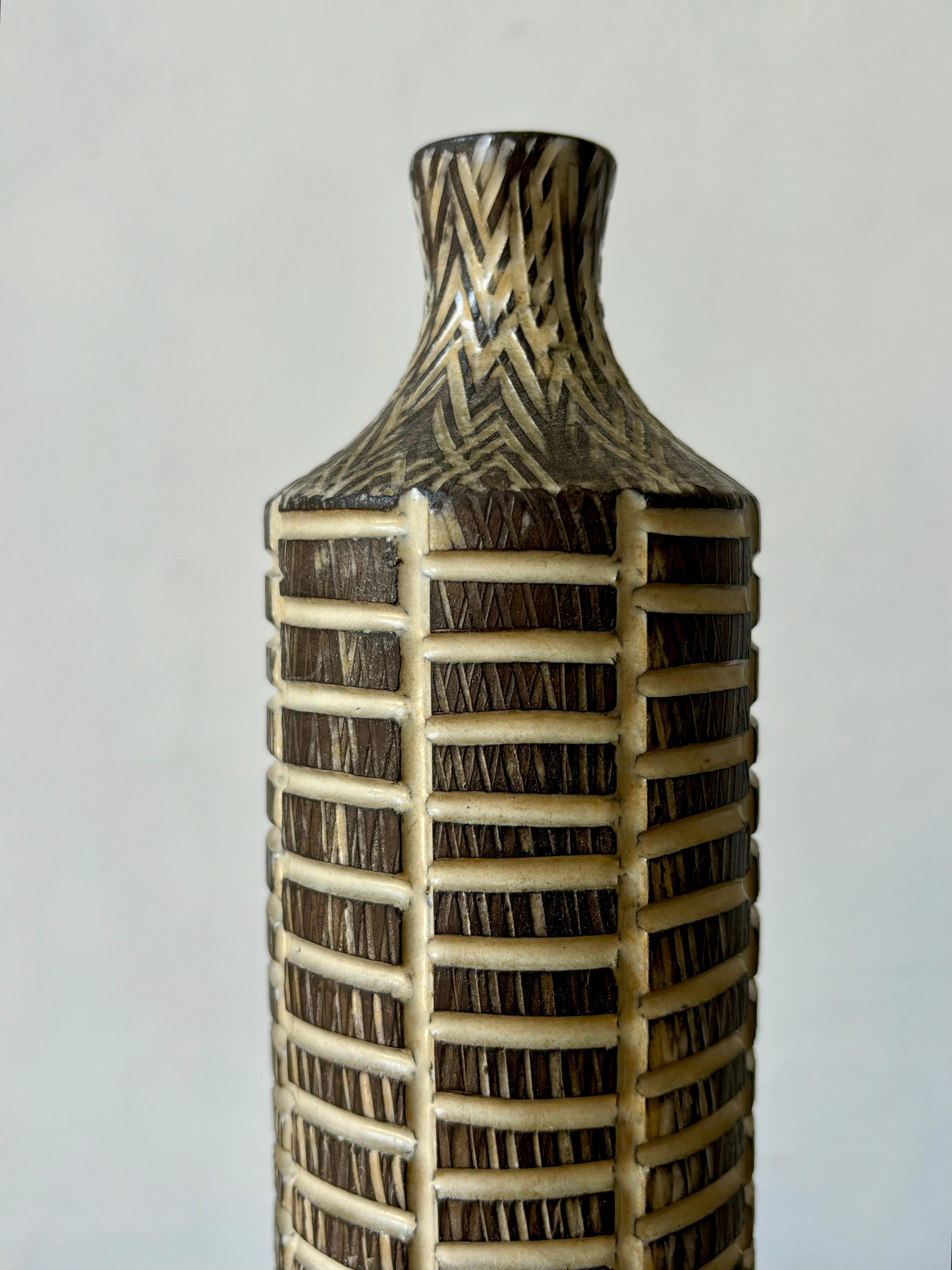 Mari Simmulson 1957 Senegal Series Slender Stoneware Vase For Sale 4