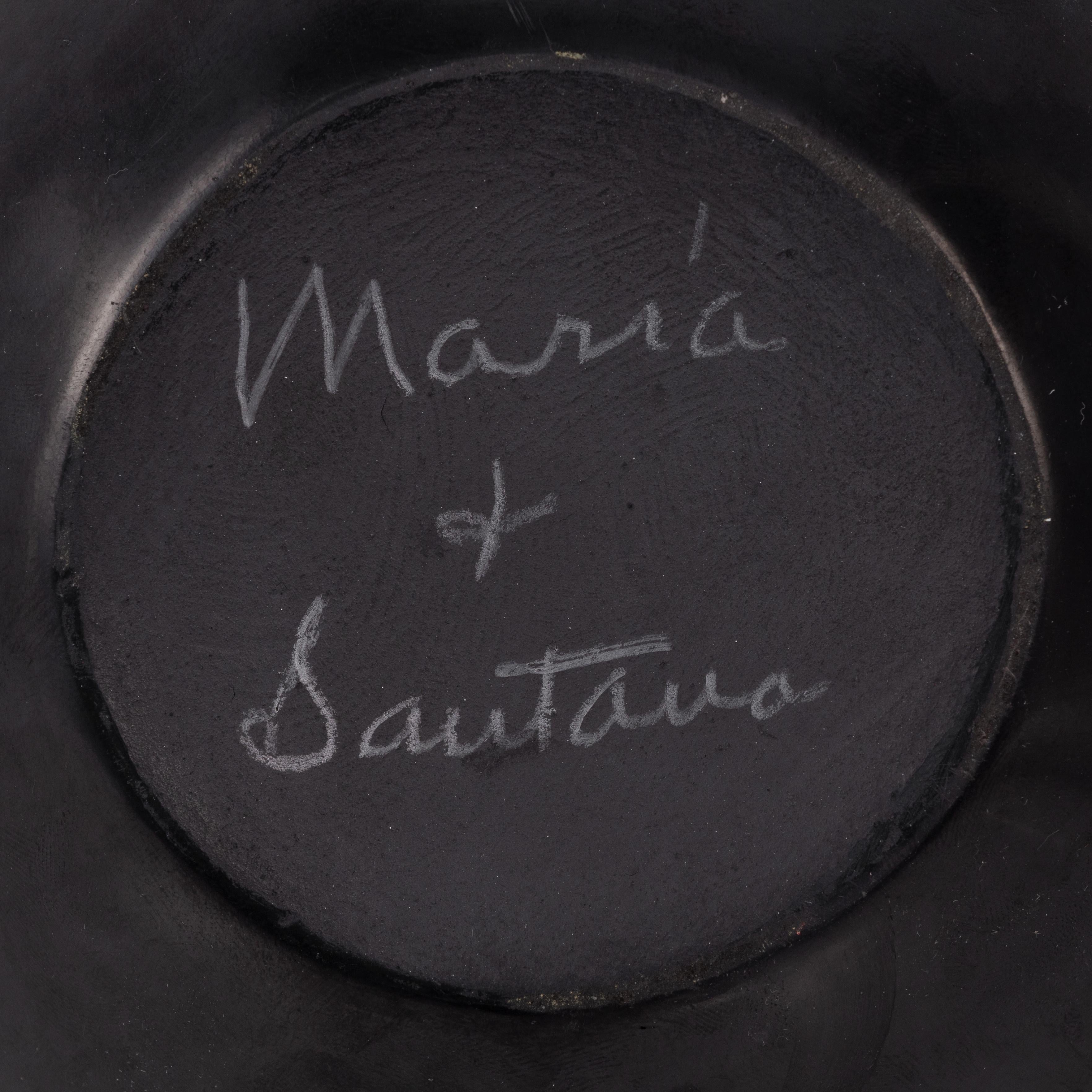 Maria und Santana Martinez Schwarzes Keramikgefäß aus der Schwarzen Ware (Handgefertigt) im Angebot